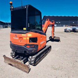 Brugt Kubota KX027-4 - minigraver / mini excavator 2,7 ton, �rgang 2021 - Tiltman - Kom med et bud
