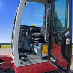 Brugt Takeuchi TB240 - Gravemaskine / excavator 4 ton - Engcon Rotortilt, �rgang 2017 - Auktion - Kom med et bud
