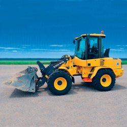 Brugt Volvo L 30 G Gummil�sser - Hydraulisk hurtigskifte - Auktion - Kom med et bud