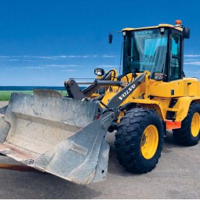 Brugt Volvo L 30 G Gummil�sser - Hydraulisk hurtigskifte - Auktion - Kom med et bud