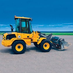 Brugt Volvo L 30 G Gummil�sser - Hydraulisk hurtigskifte - Auktion - Kom med et bud