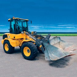 Brugt Volvo L 30 G Gummil�sser - Hydraulisk hurtigskifte - Auktion - Kom med et bud