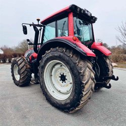 Brugt Valtra 202, �rgang 2011 - R�d - Auktion - Kom med et bud